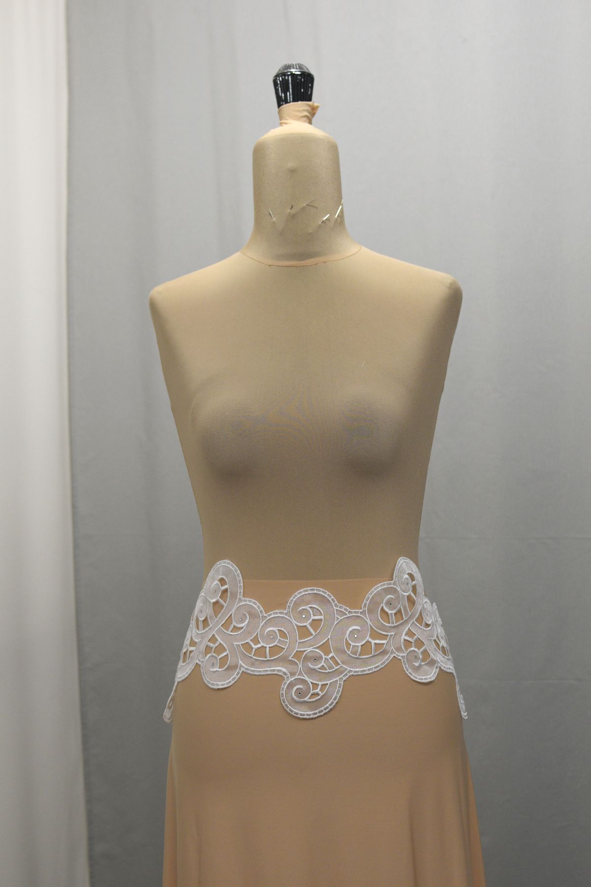 bordo organza intagliato a mano con strass h cm 11 Art 0717BOX