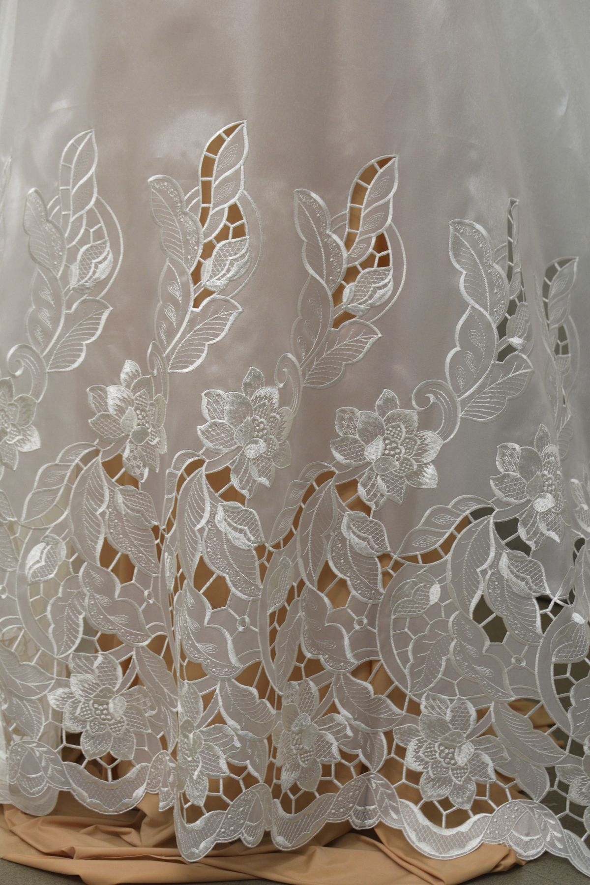 tripla organza ricamata intagliato a mano h cm 140 Art 0803LTR