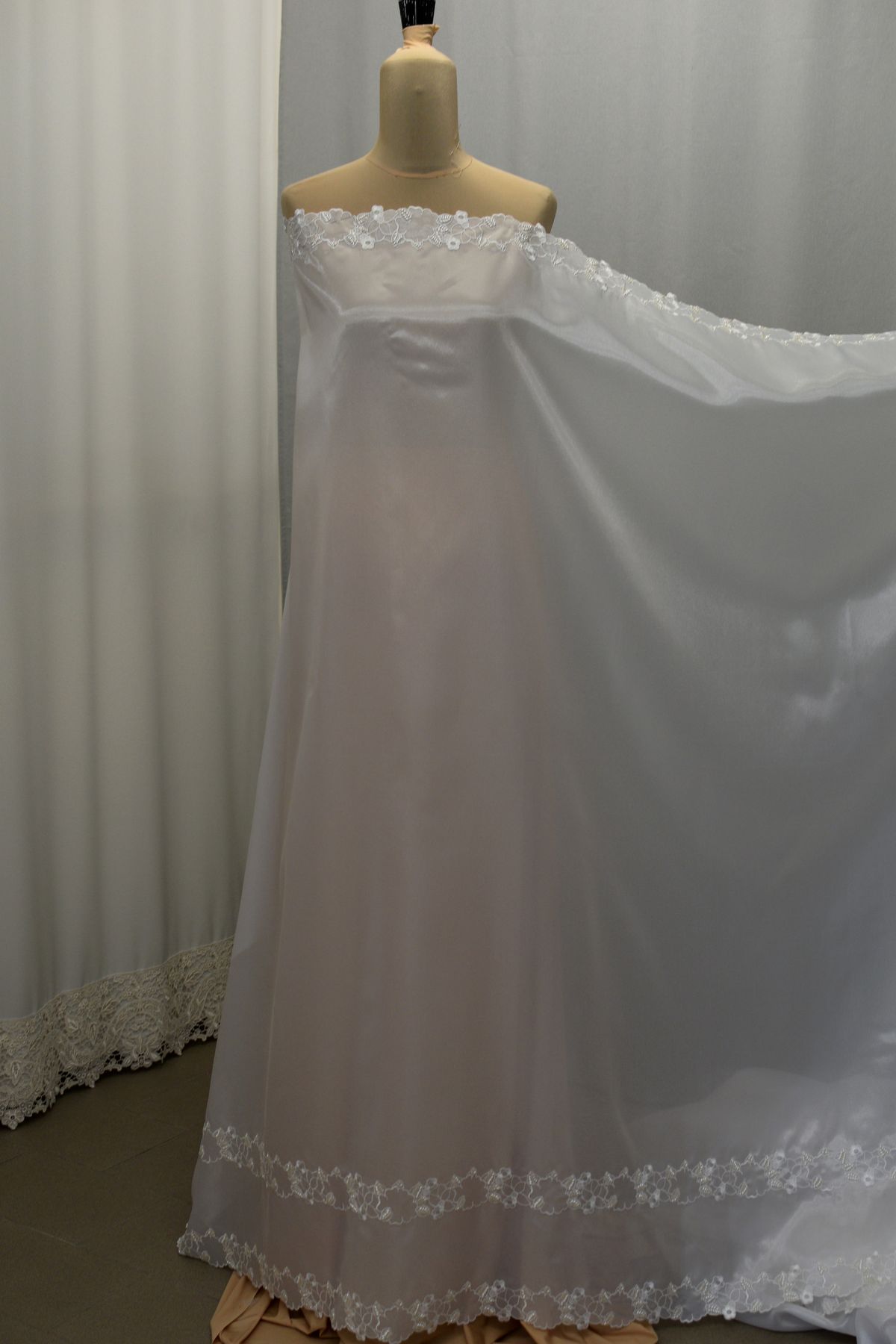 tripla organza ricamata a mano con olivette bianco h cm 140 Art 0815LTRX