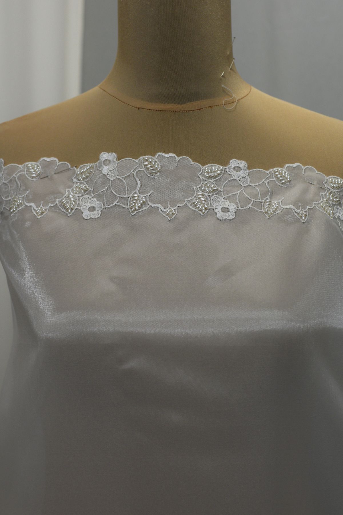 tripla organza ricamata a mano con olivette bianco h cm 140 Art 0815LTRX