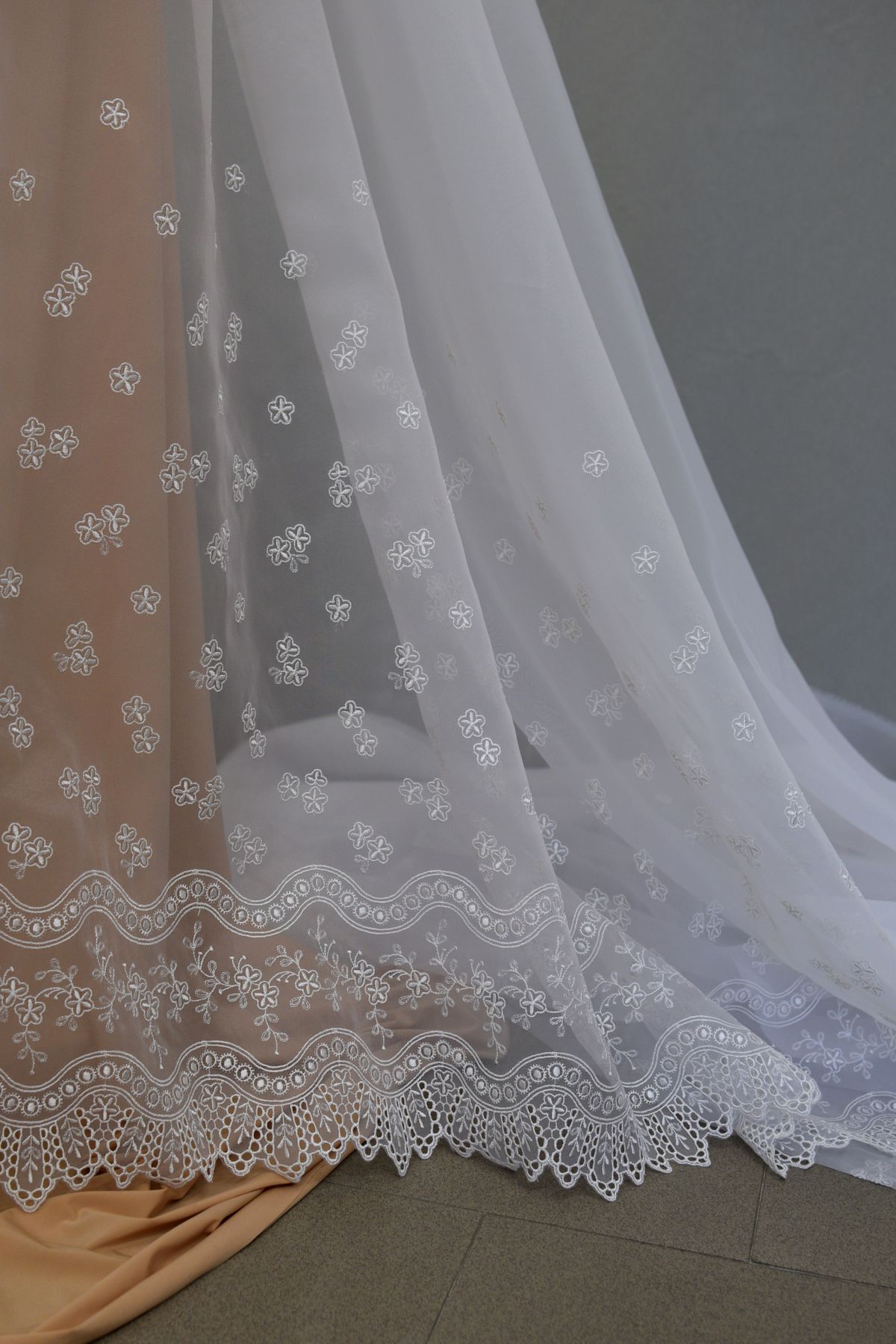 organza ricamata bianco h cm 150 Art 0822LO