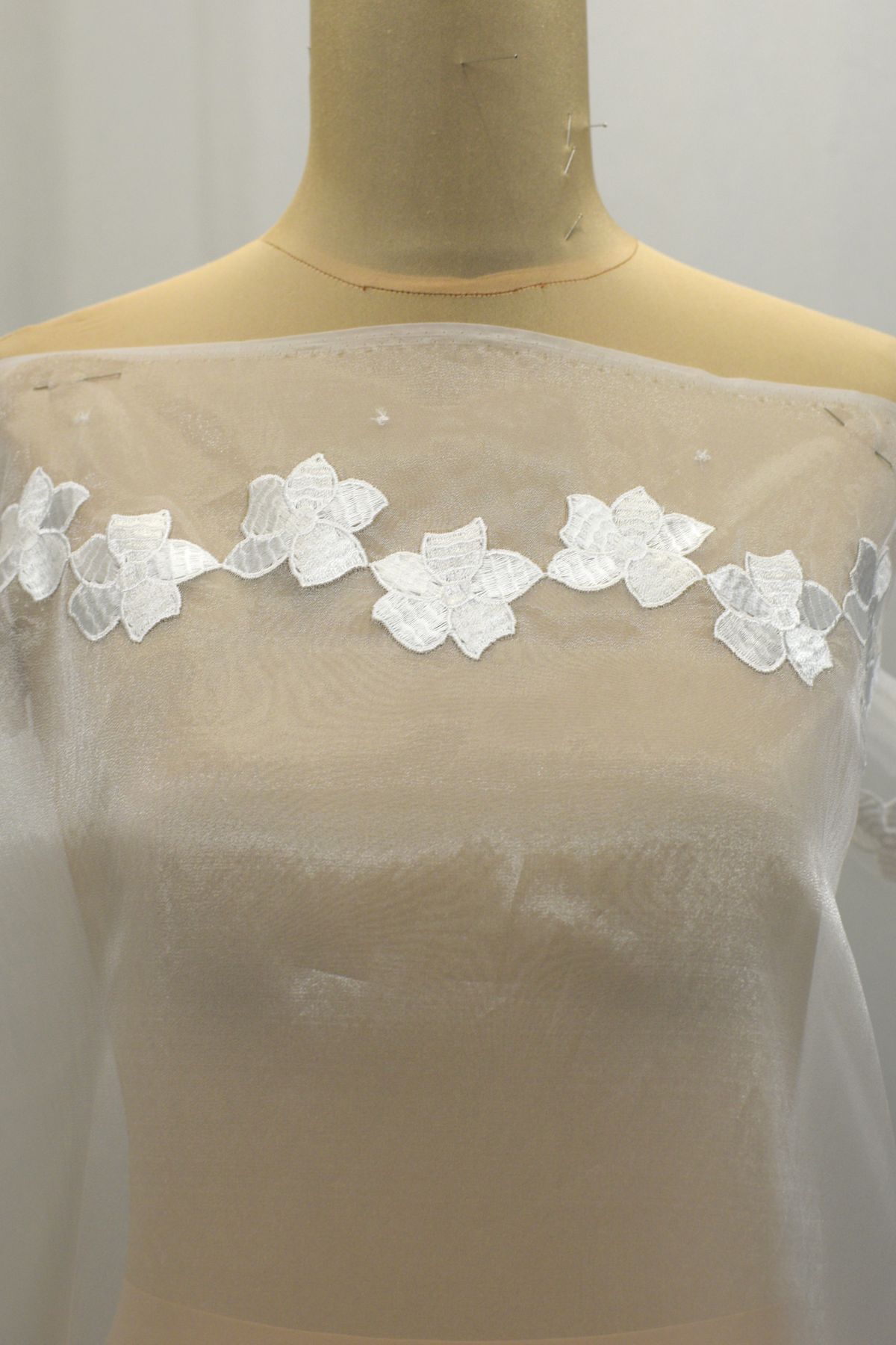 organza ricamata bianco h cm 140 Art 0919LO