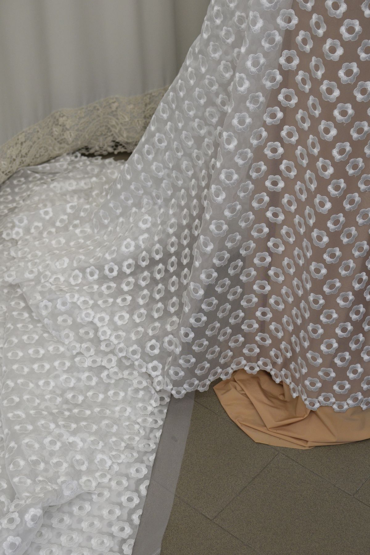 organza ricamata bianco Art 0933LO