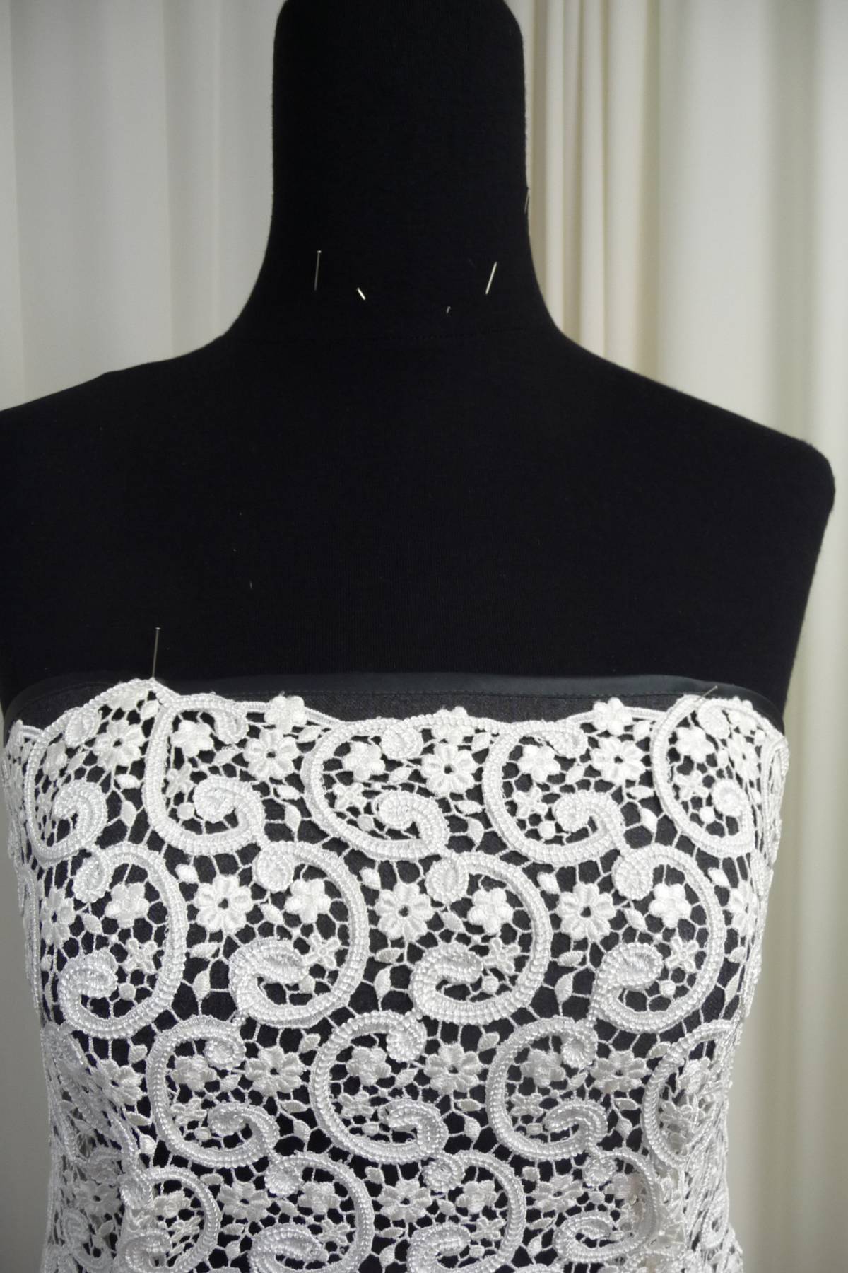 pizzo macrame rebrodato bianco cm 135 Art 0994LM