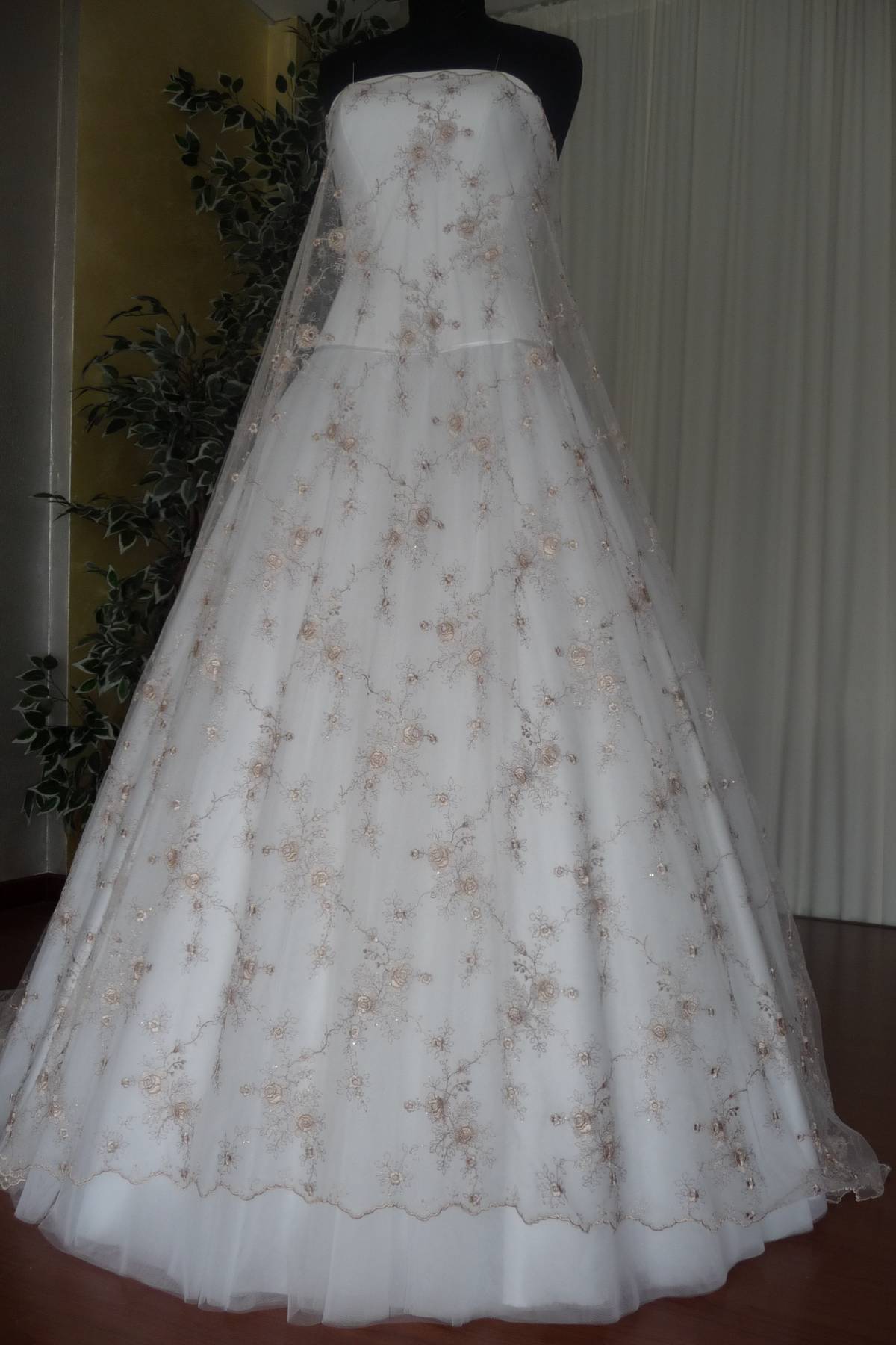 bordo tramezzo tulle ricamato b2090 Art B2090