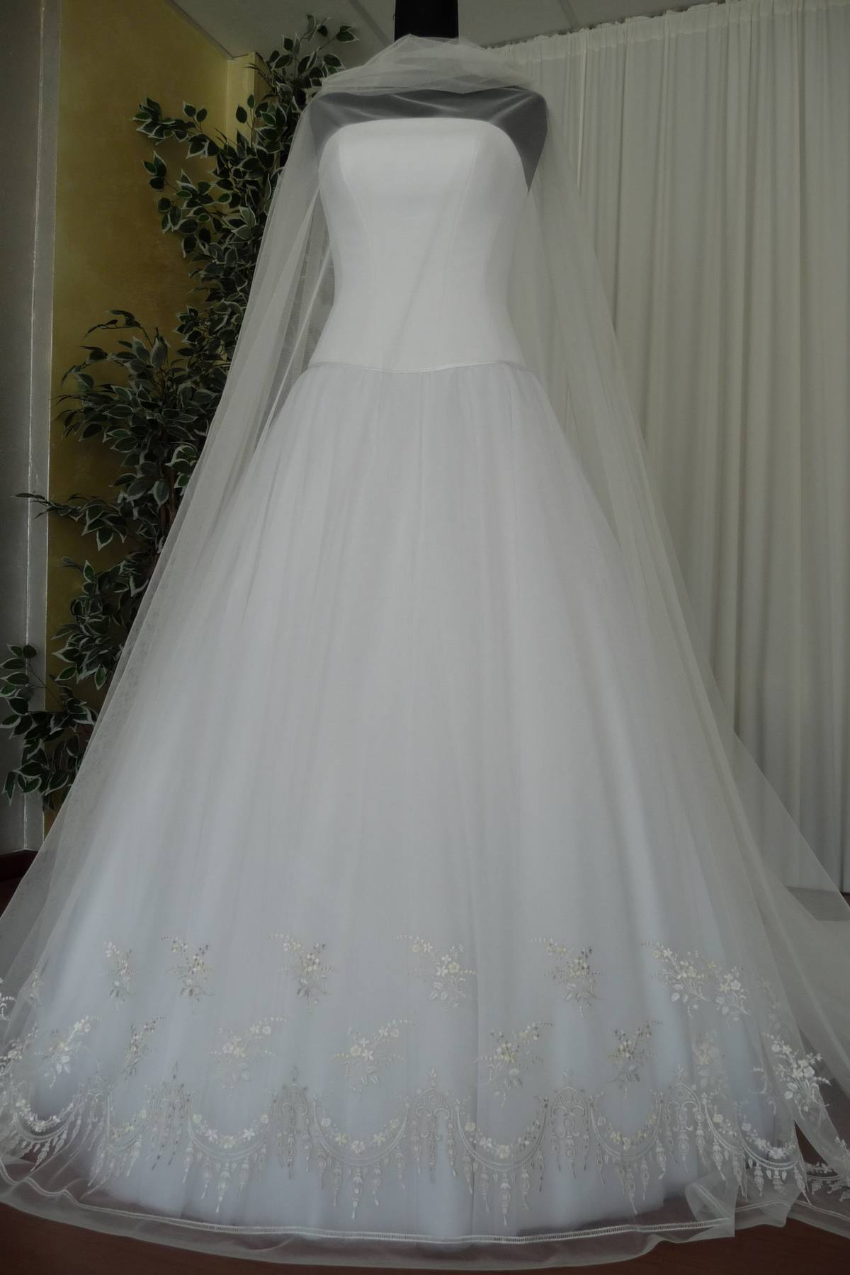 tulle ricamato avorio grigio cm 180 Art 1175LTUAVGR