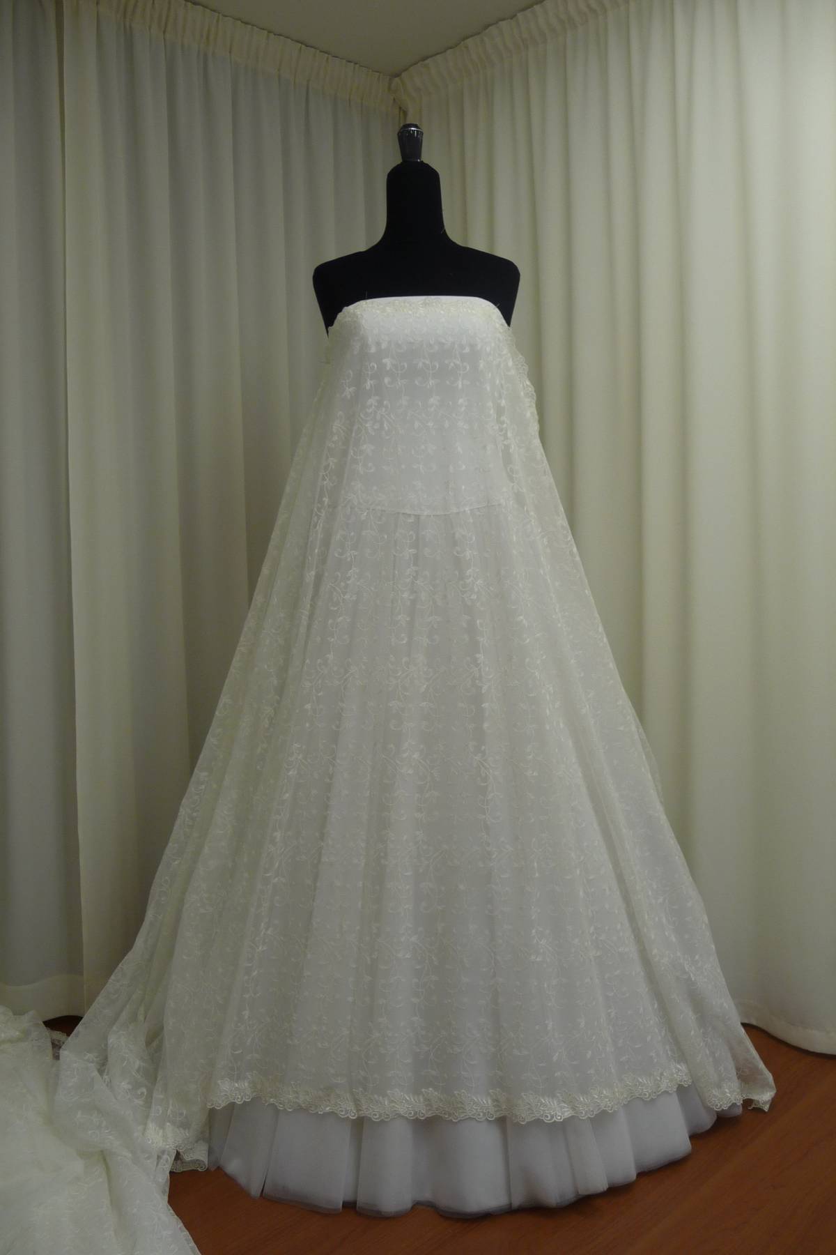 tulle ricamato avorio cm 140 Art 2133LTUAV