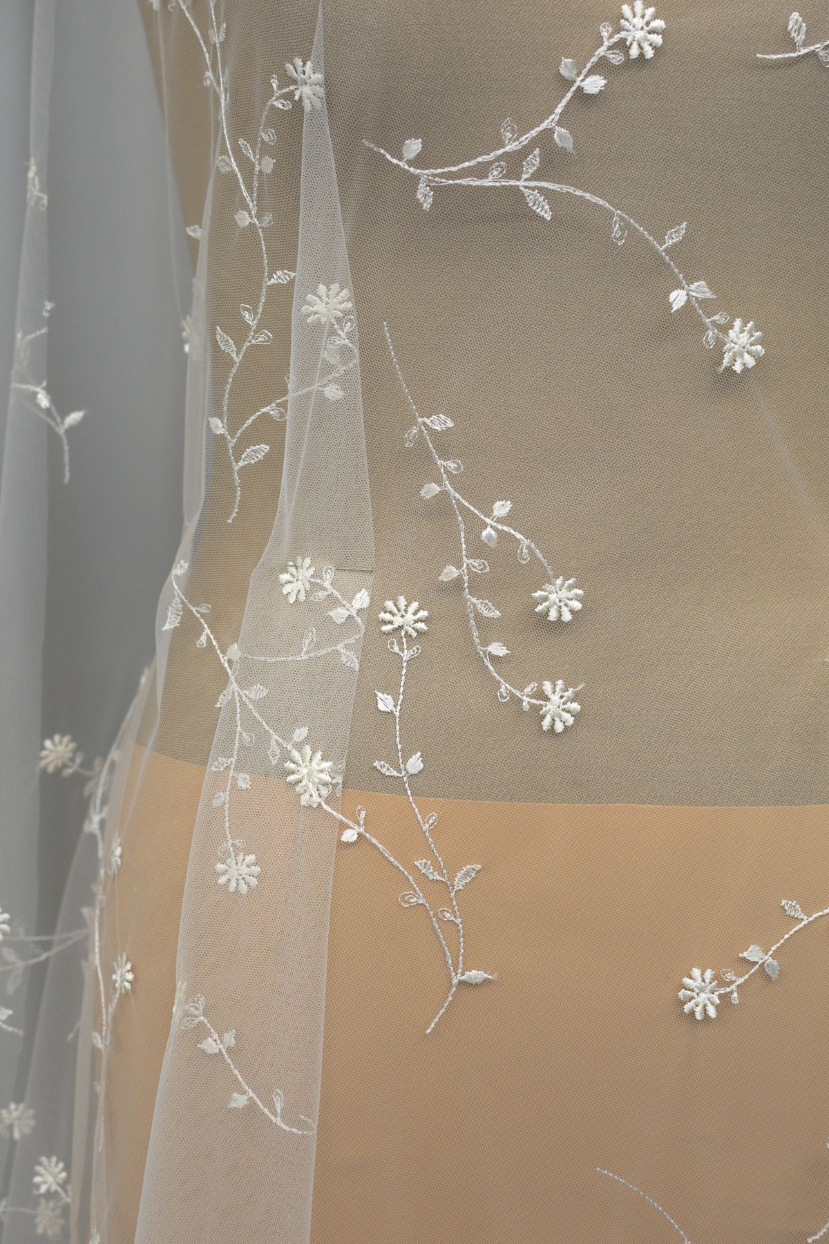 tulle macrame ricamato avorio cm 150 Art 2137LTUAV