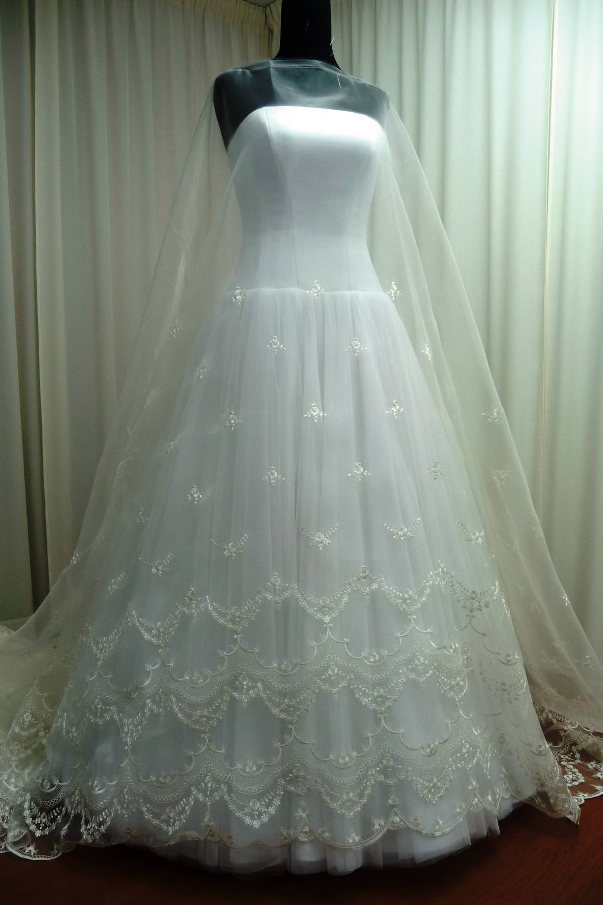 organza acqua trasparente ricamata avorio cm 150 Art 3050LOAV