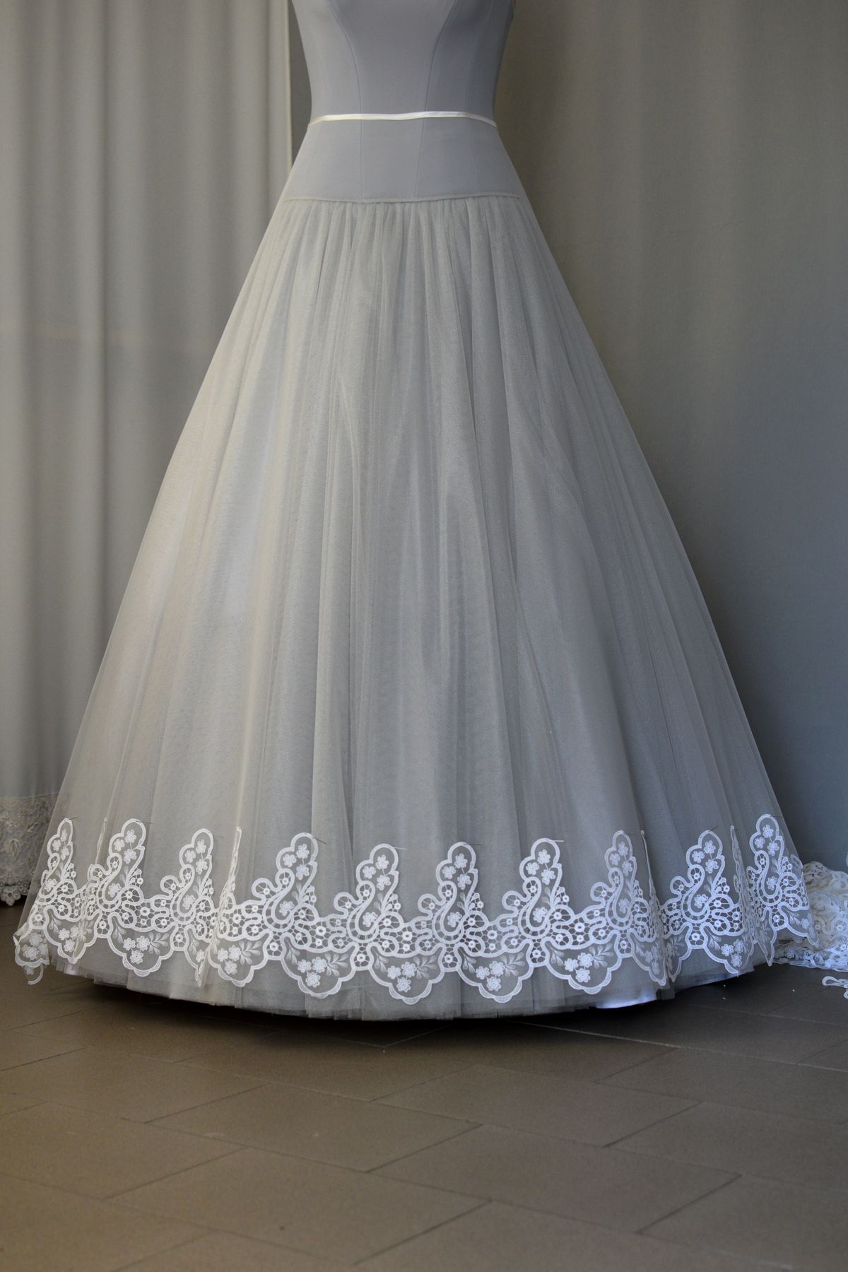 bordo tulle macrame avorio disponibile anche bianco seta h cm 18 Art 3062BTUAV