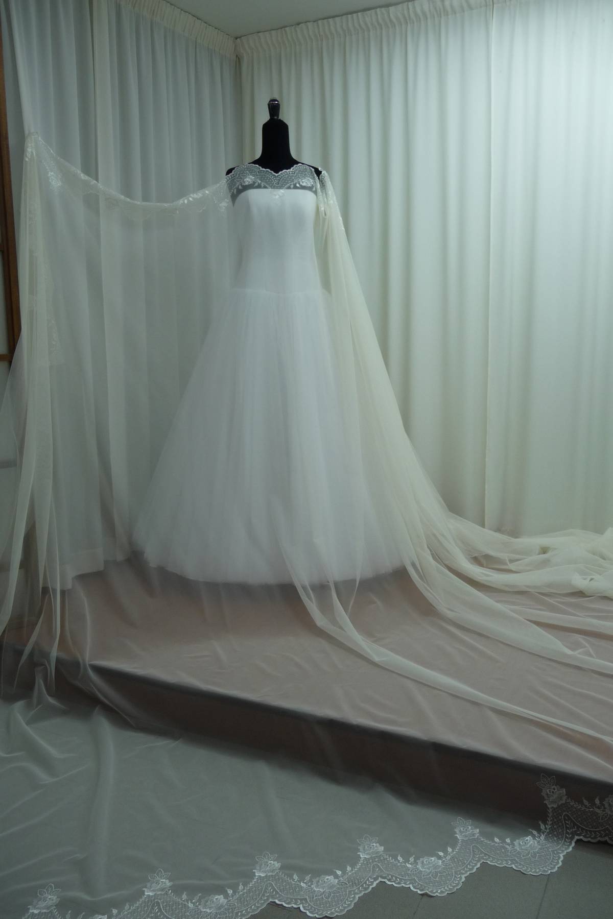 tulle ricamato avorio h cm 300 Art 0406LTUAV300