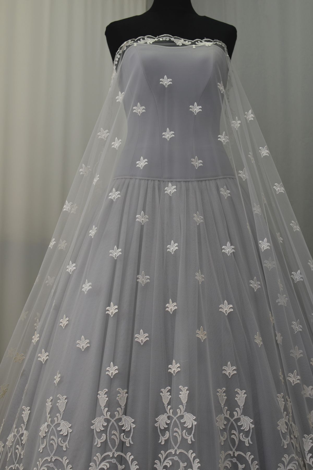 tulle macrame ricamato avorio cm 140 Art 7004LTUAV