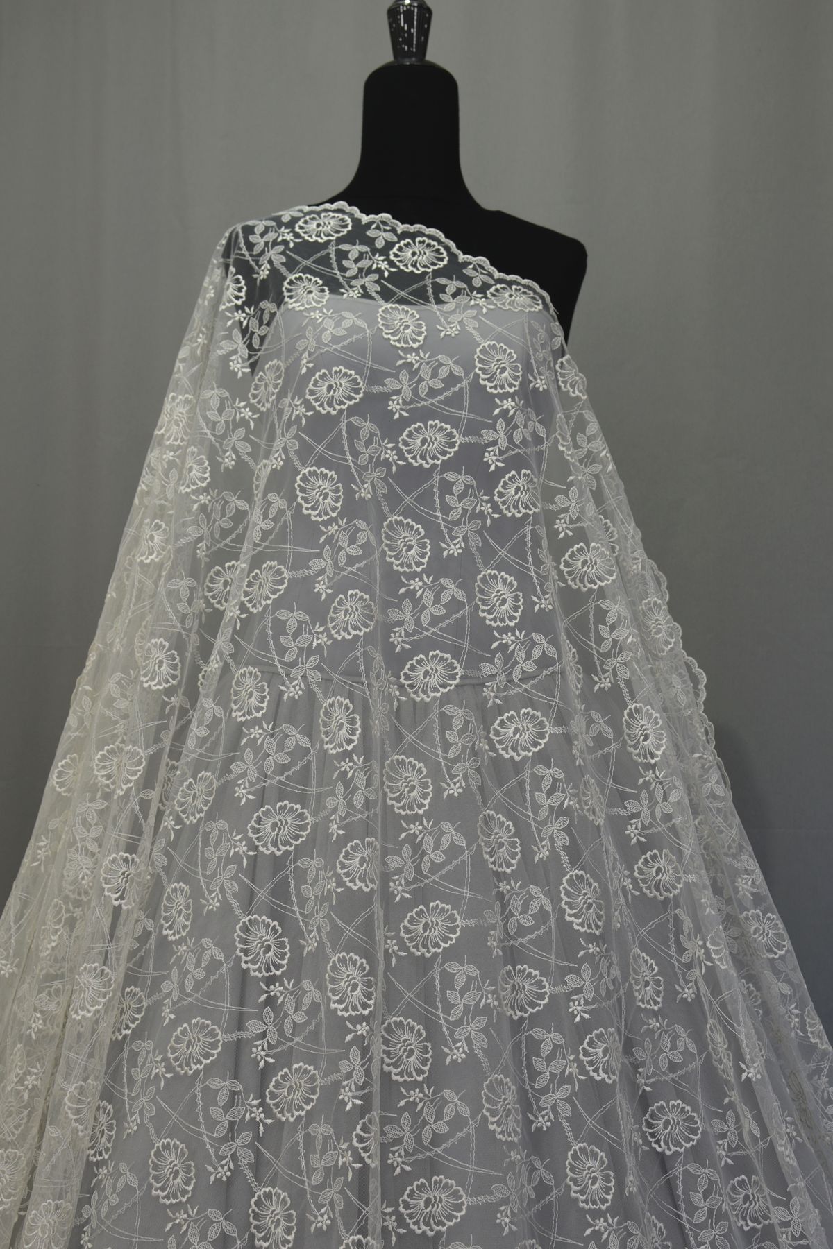 tulle mano seta ricamato avorio chiaro cm 180 anche in bianco Art 7018LTUAV