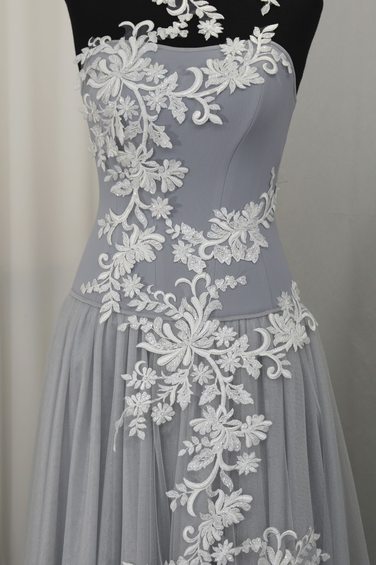tulle ricamato con perle avorio naturale (anche bianco seta) h cm 130 Art 00057