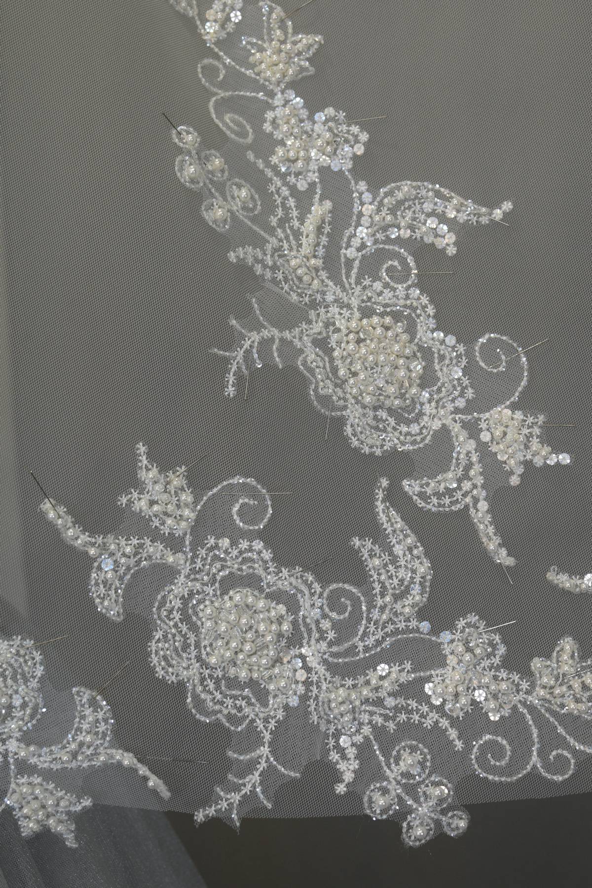 applicazioni ricamata macrame e perle coppia dx sx bianco seta cm 30 Art 7084