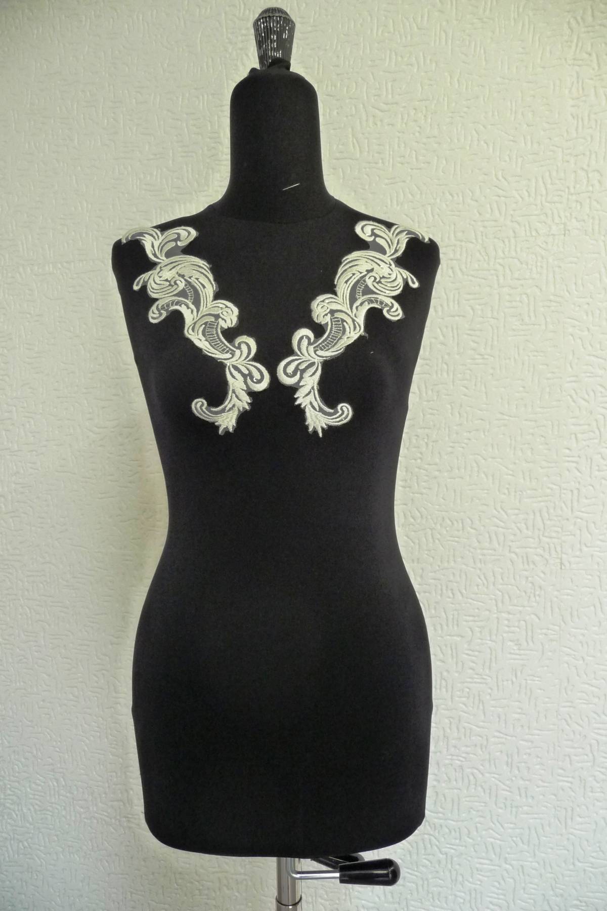 applicazioni tulle coppia dx e sn avorio chiaro anche bianco seta Art 7097