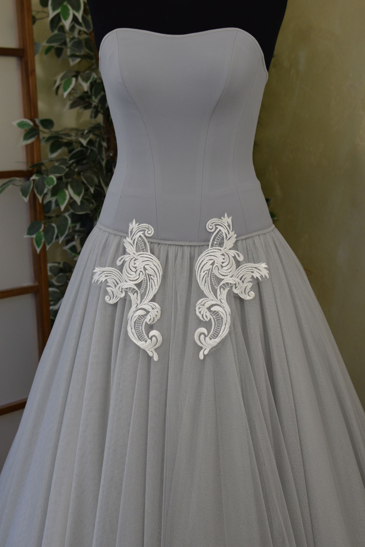 applicazioni tulle coppia dx e sn avorio chiaro anche bianco seta Art 7097