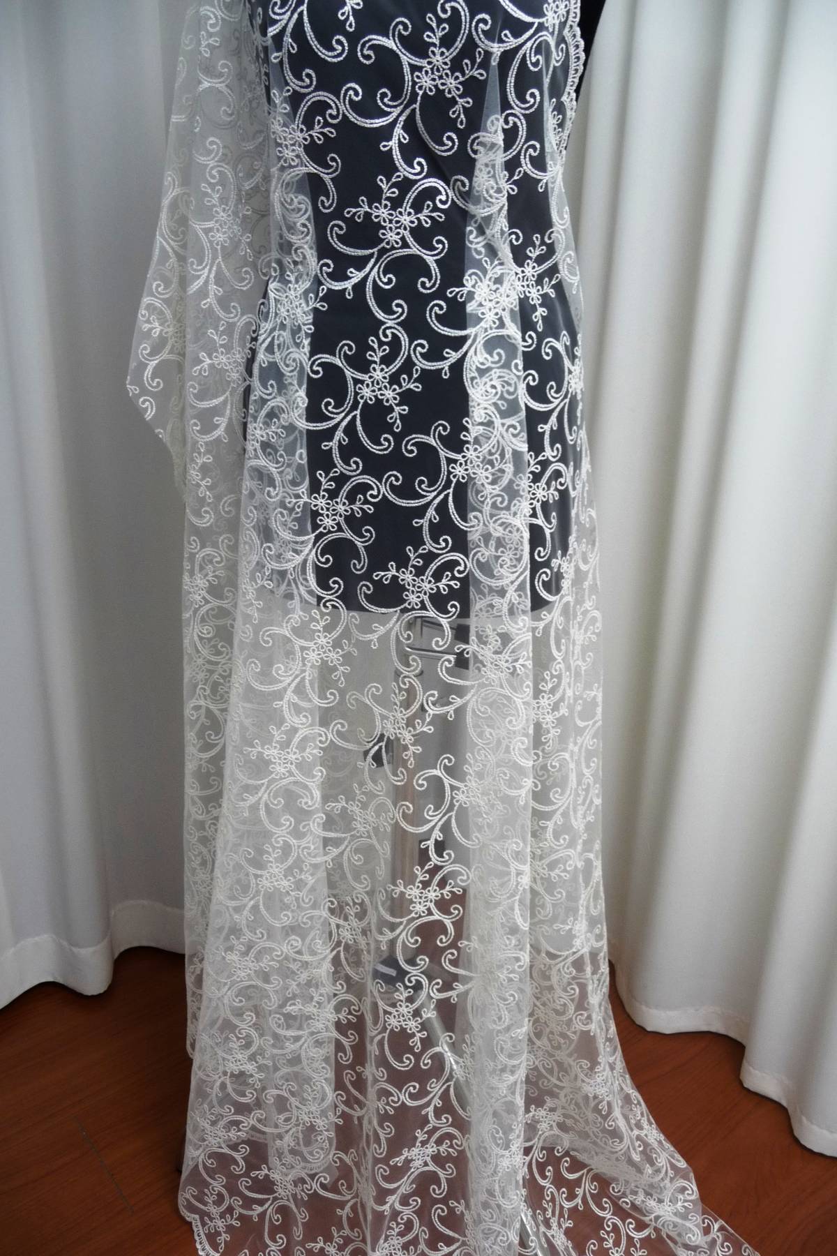 tulle ricamato avorio cm 140 Art 9009LTUAV