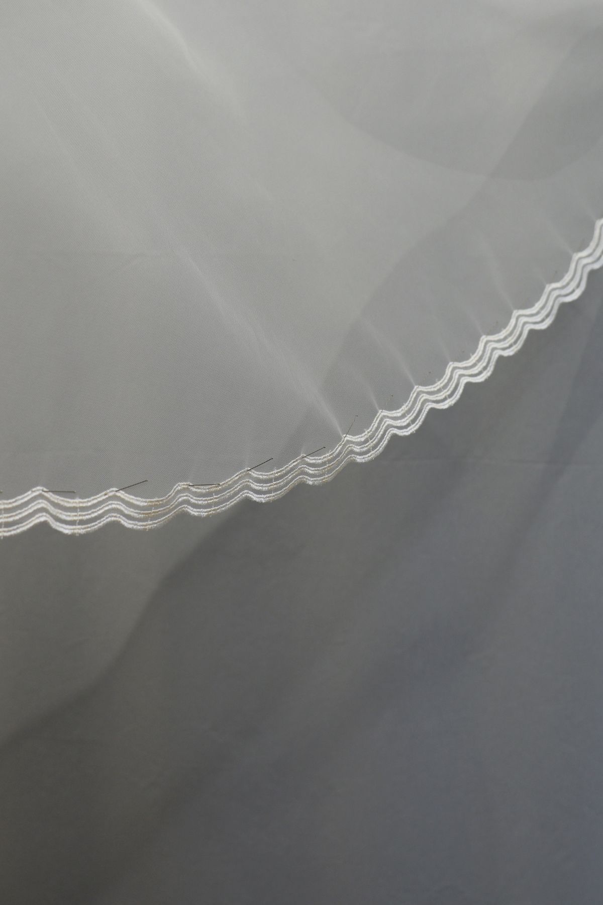 bordo tulle ricamato per rifinitura veli cm 2 avorio disponibile anche bianco seta Art 9026BTUAV