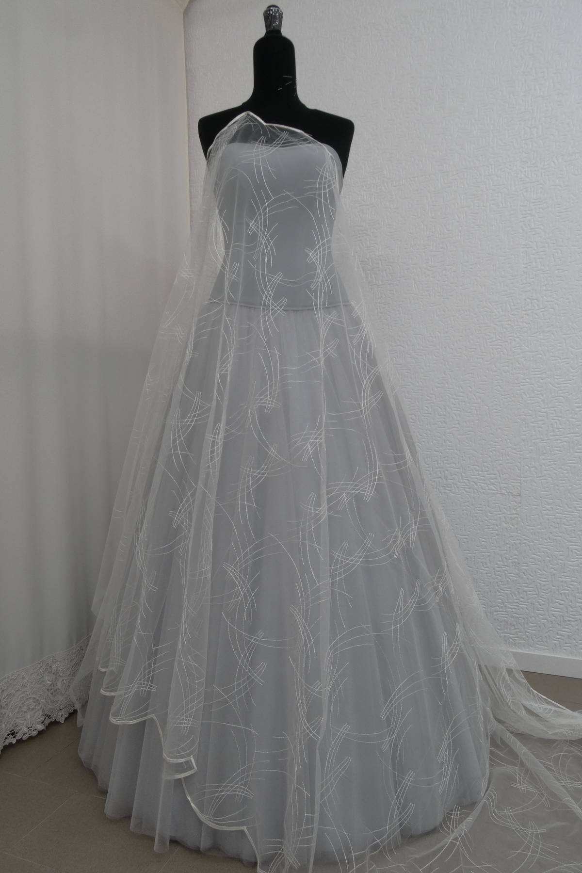 tulle ricamato avorio cm 140 Art 9040LTUAV