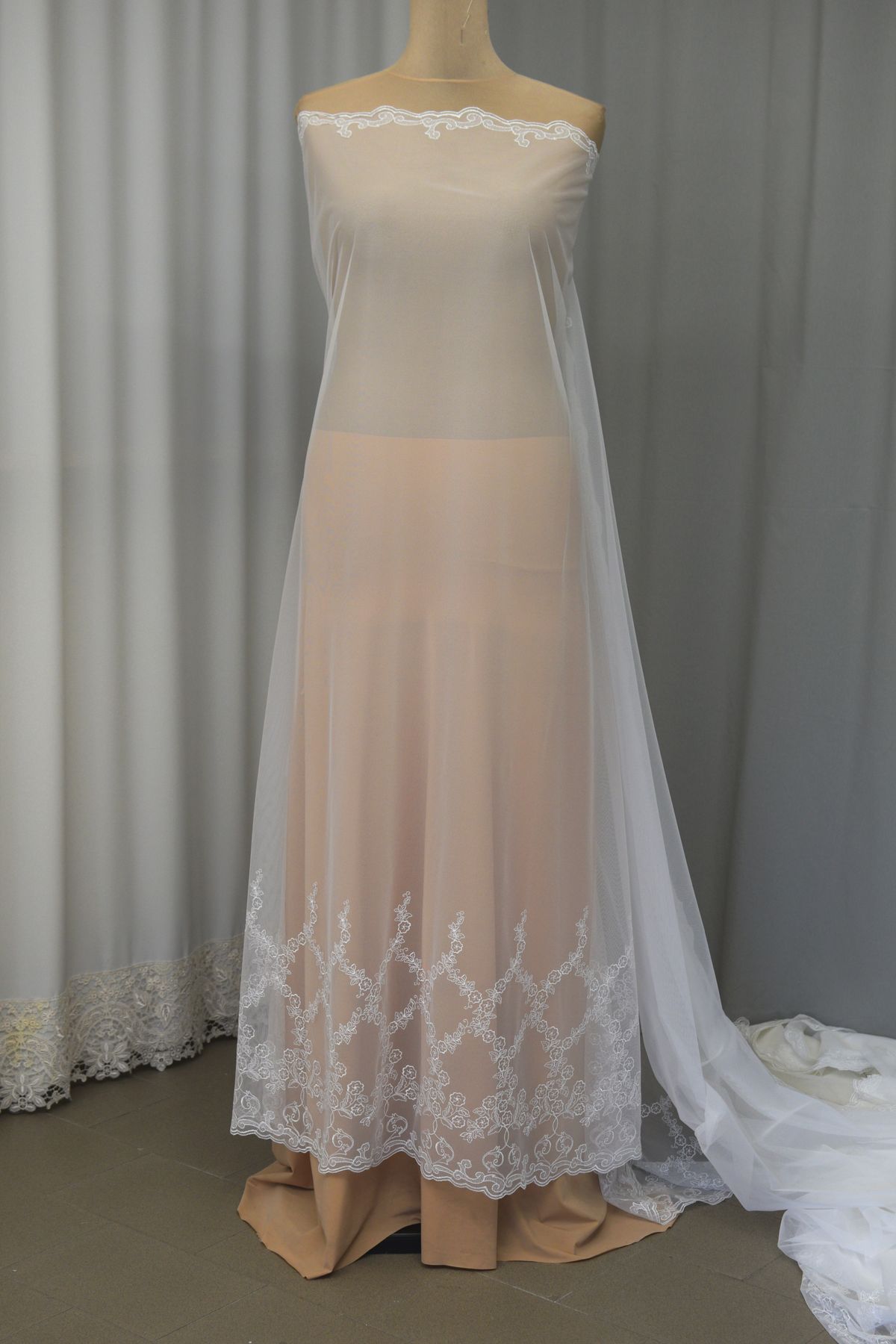 tulle morbido ricamato bianco h cm 140 Art 0949LTU