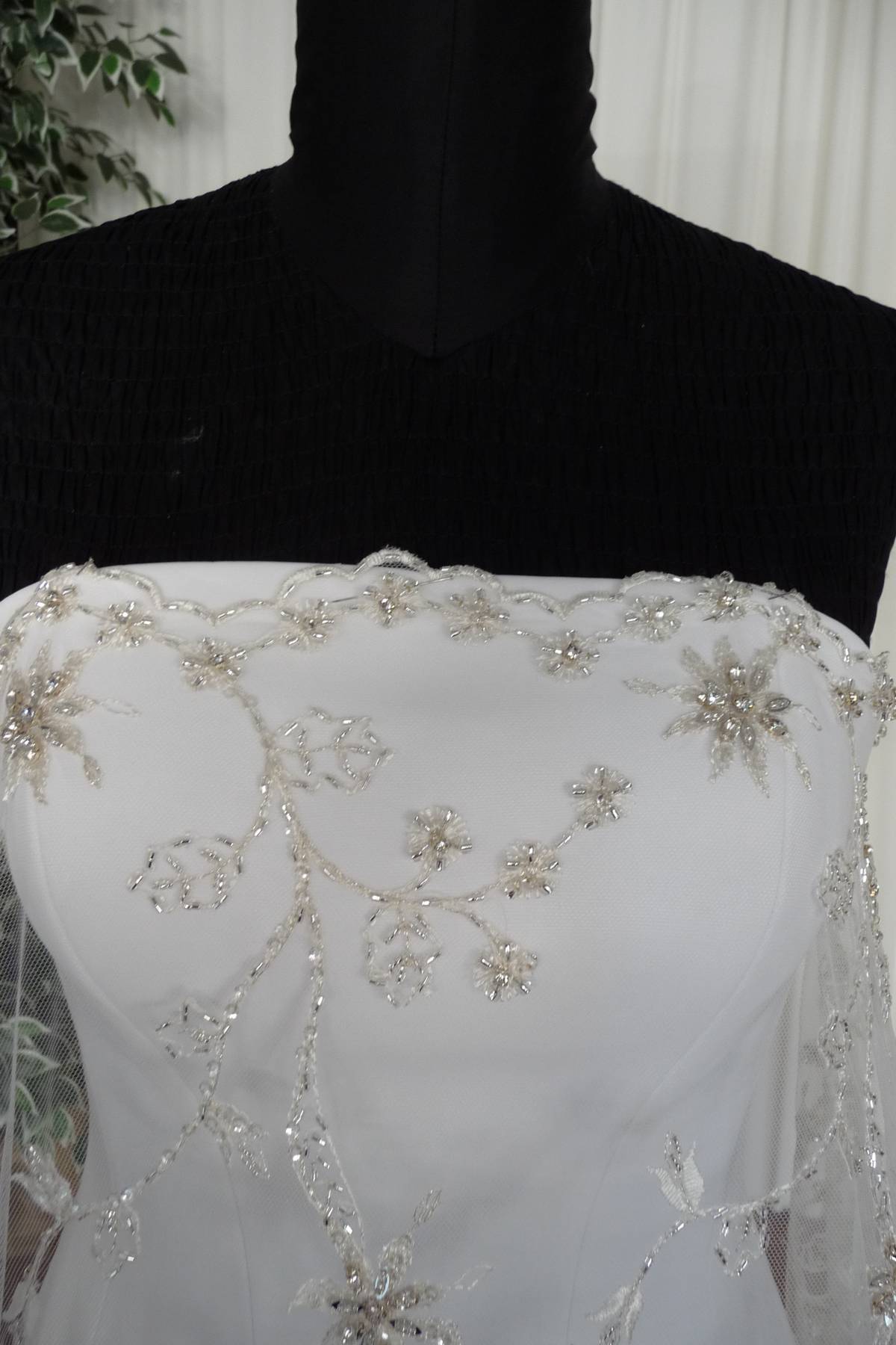 tulle ricamato avorio silver cm 135 con strass Art AR806
