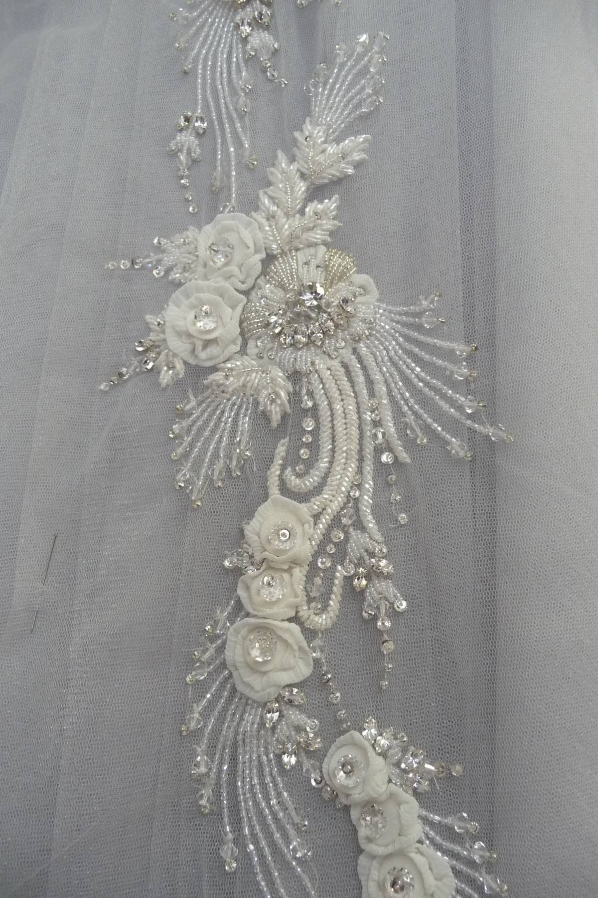 cintura ricamata bianco seta silver strass cm 66x15 Art G1017