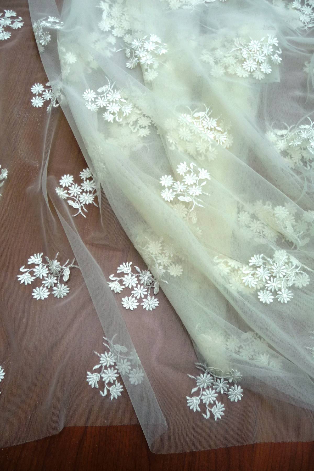 tulle ricamato avorio cm 150 Art B1028LTUAV