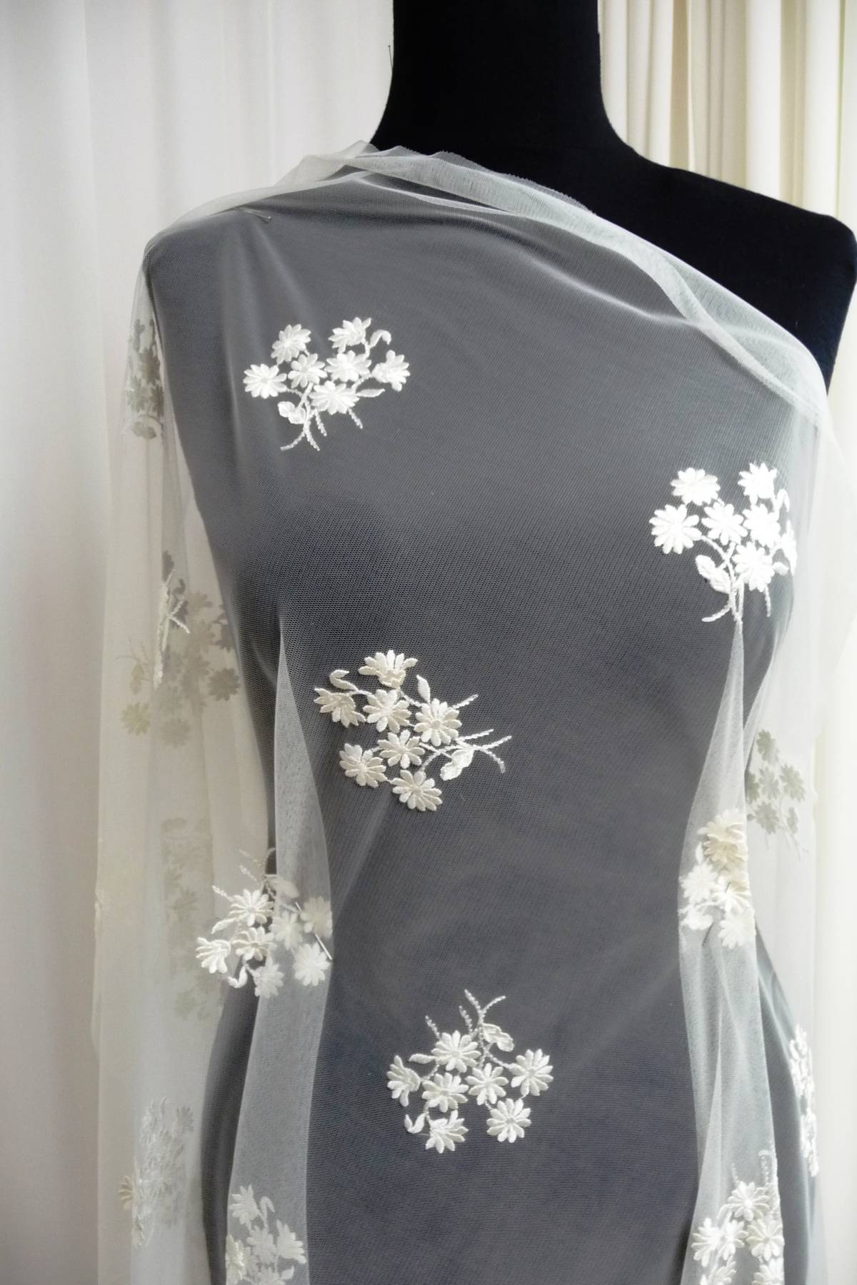 tulle ricamato avorio cm 150 Art B1028LTUAV