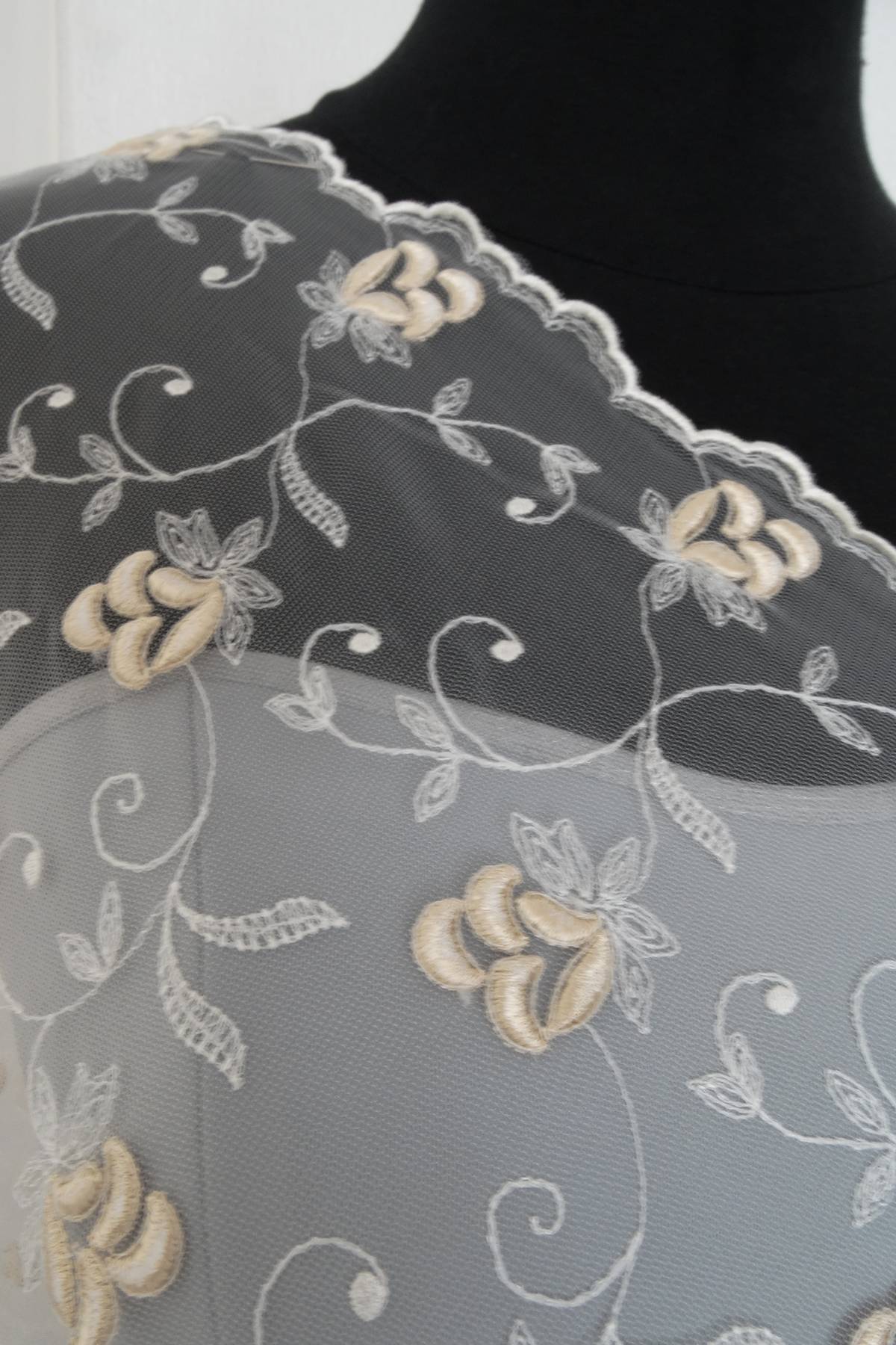 tulle ricamato bicolore avorio scuro cm 140 Art B1092LTUCOL2