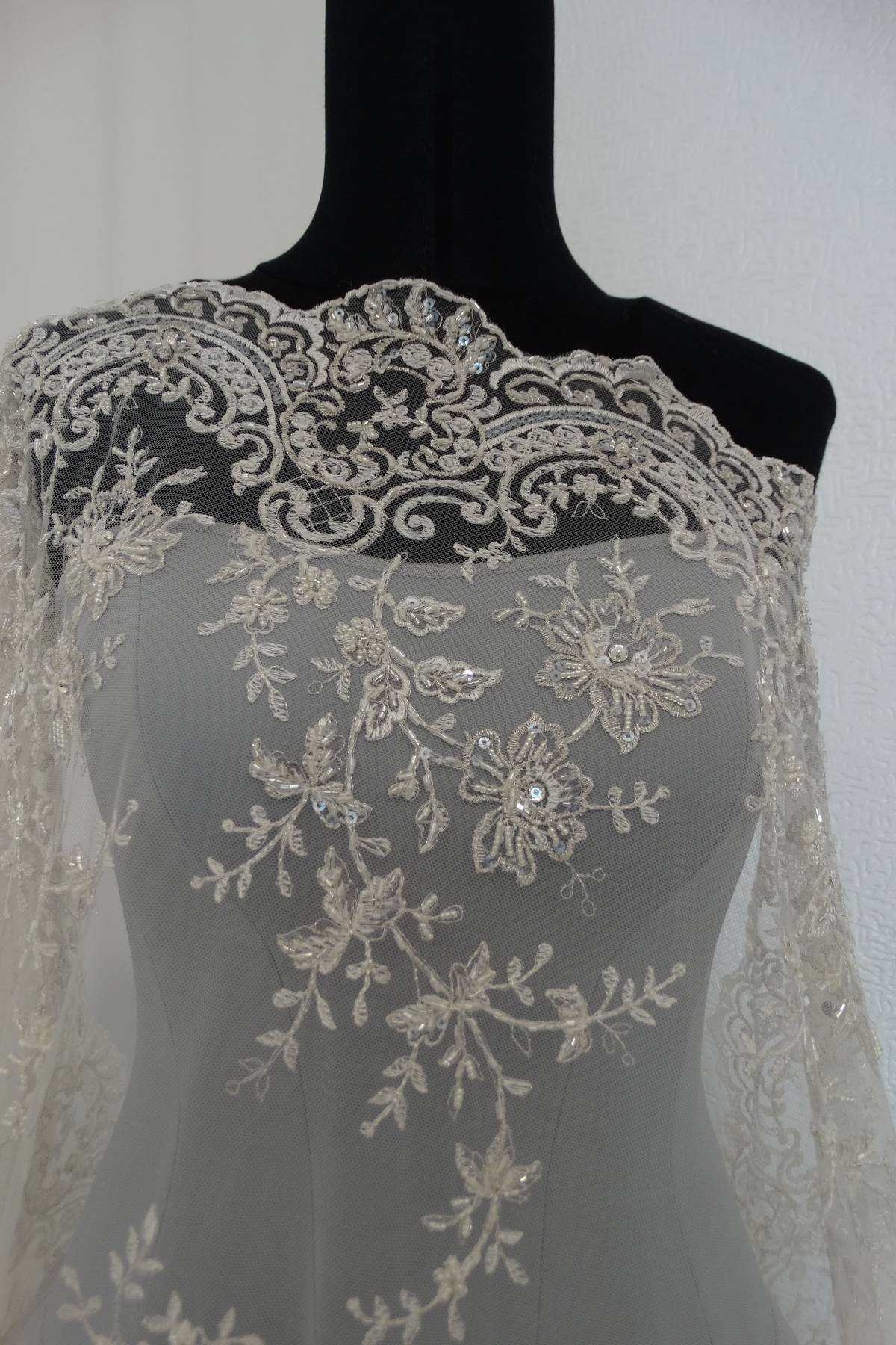 tulle con ricami a mano avorio silver Art BR375