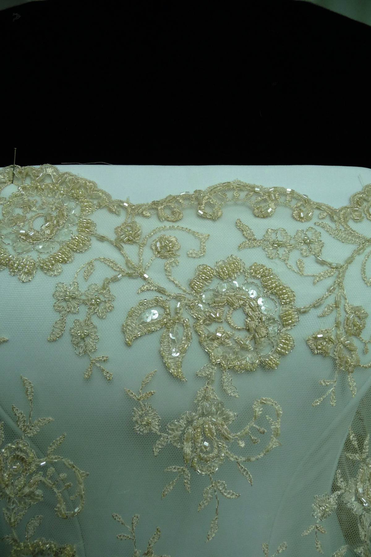 tulle ricamato cm 140 perle colore avorio champagne silver Art C1215