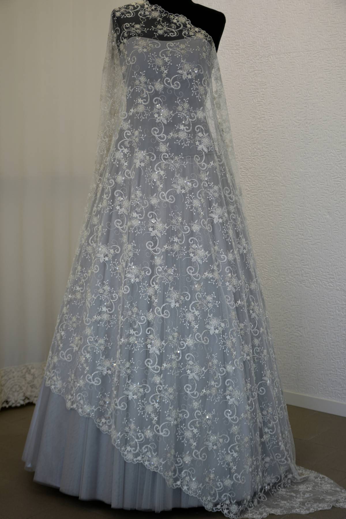 tulle ricamato avorio silver cm 135 Art C1295