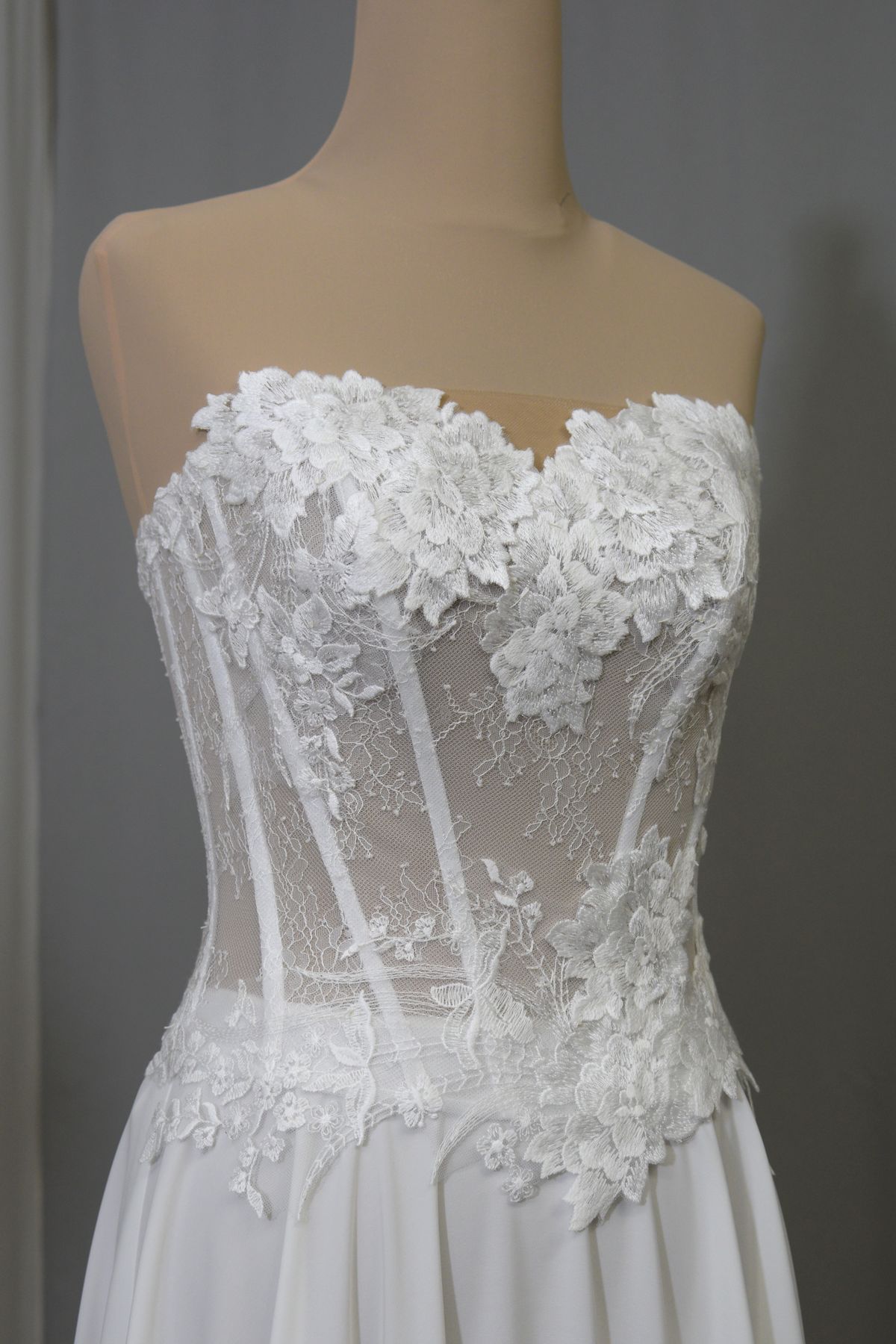 abiti sposa in pizzo e applicazioni gonna kady mano seta con fondo non rifinito semilavorato Art H1331