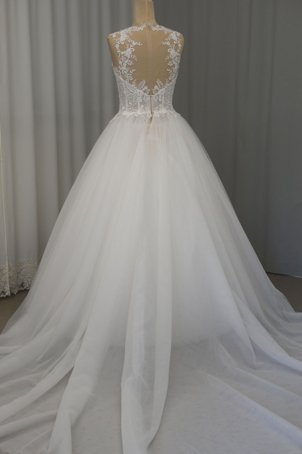 abito sposa 2024 tulle glitter seta pizzo chantilly e applicazioni rebrode in tulle mano seta Art H1341
