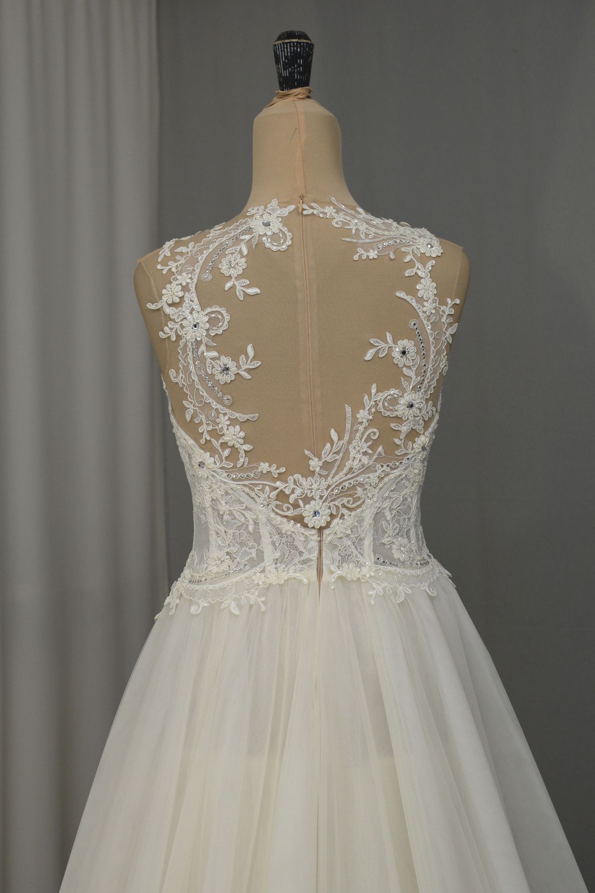 abito sposa in pizzo rebrode applicazioni e tulle mano seta Art H1343