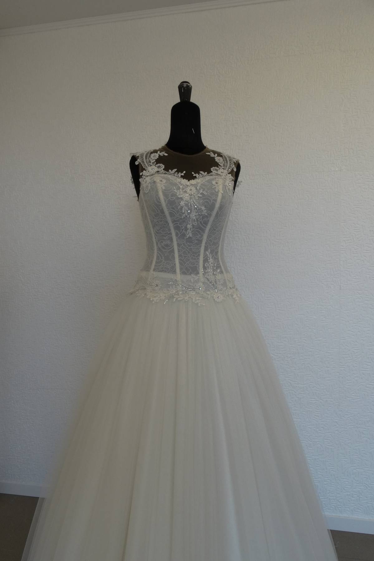 corpino in pizzo e applicazioni rebrode con strass swarovski e tulle invisibile Art Z1377