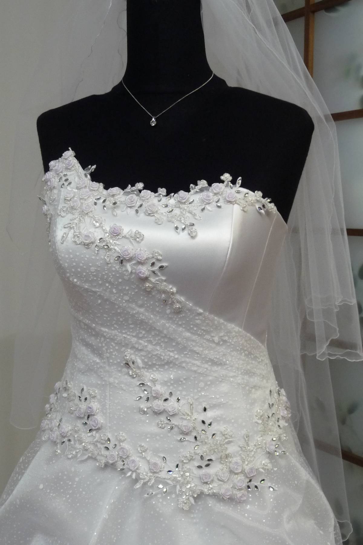 abito sposa in tulle glitter con applicazioni (g1015) rebrode e fiori dipinti Art H1383