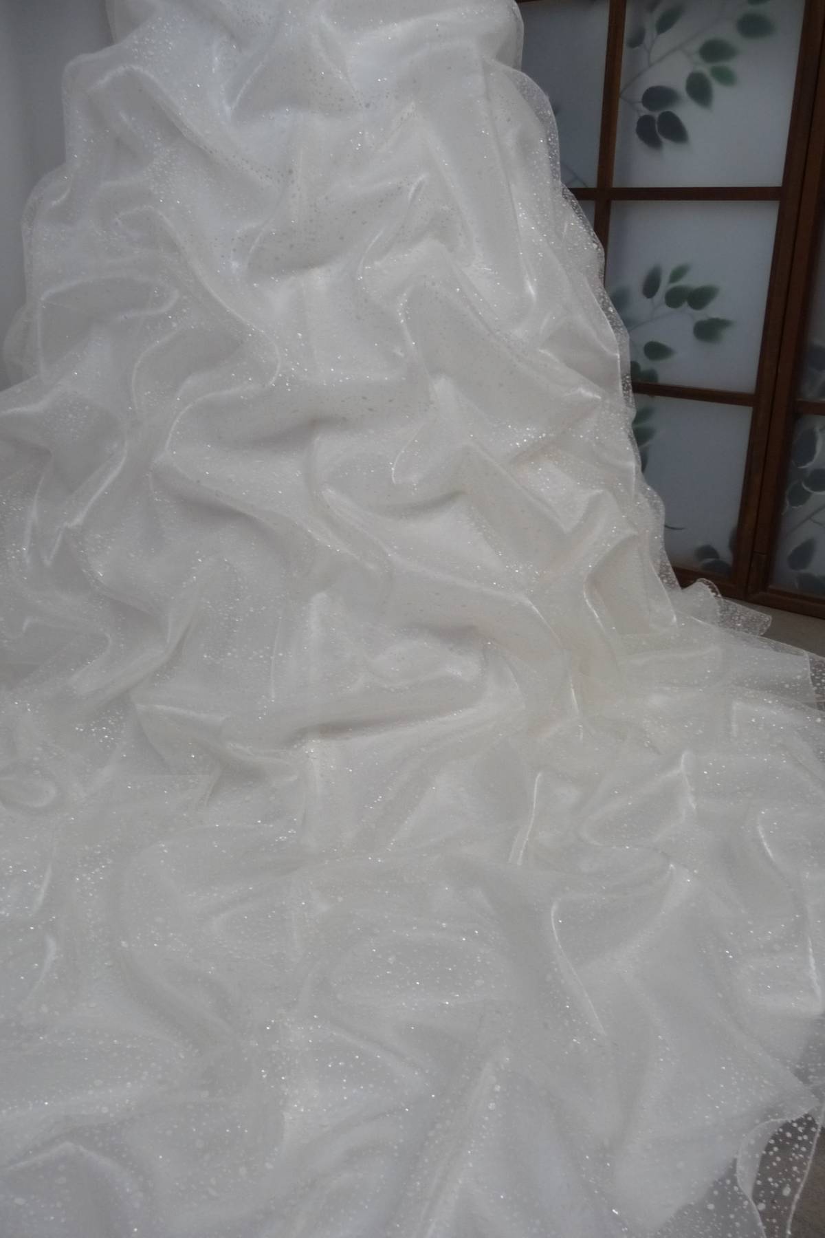 abito sposa in tulle glitter con applicazioni rebrode ricamato a mano Art H1389