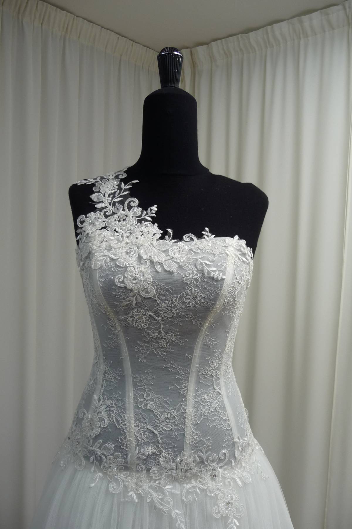 abito sposa in rebrode (br365) con tulle morbido seta (br0006s) applicazioni g1208 Art H1393
