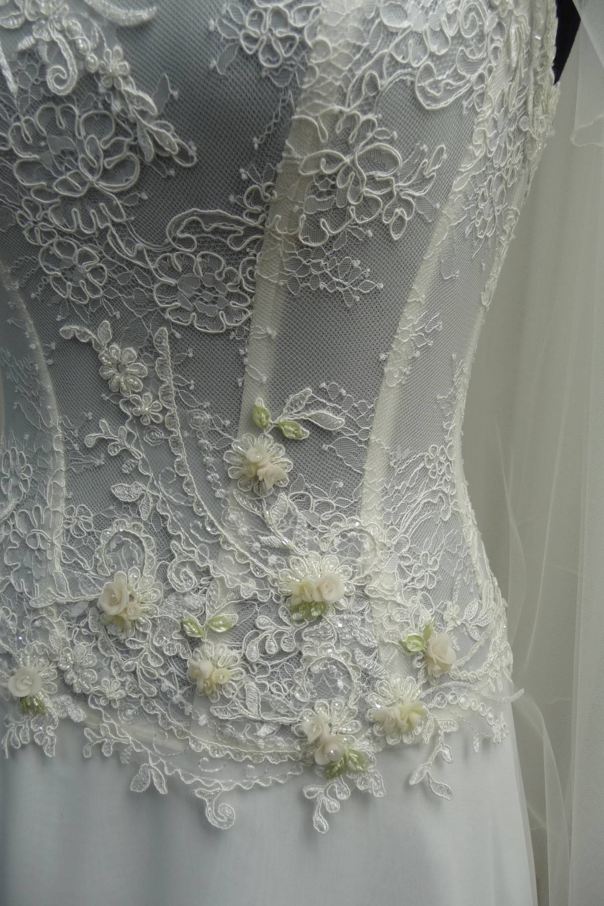 abito sposa in pizzo rebrode (br363) con applicazioni (g1197) e georgette (0013av) Art H1396