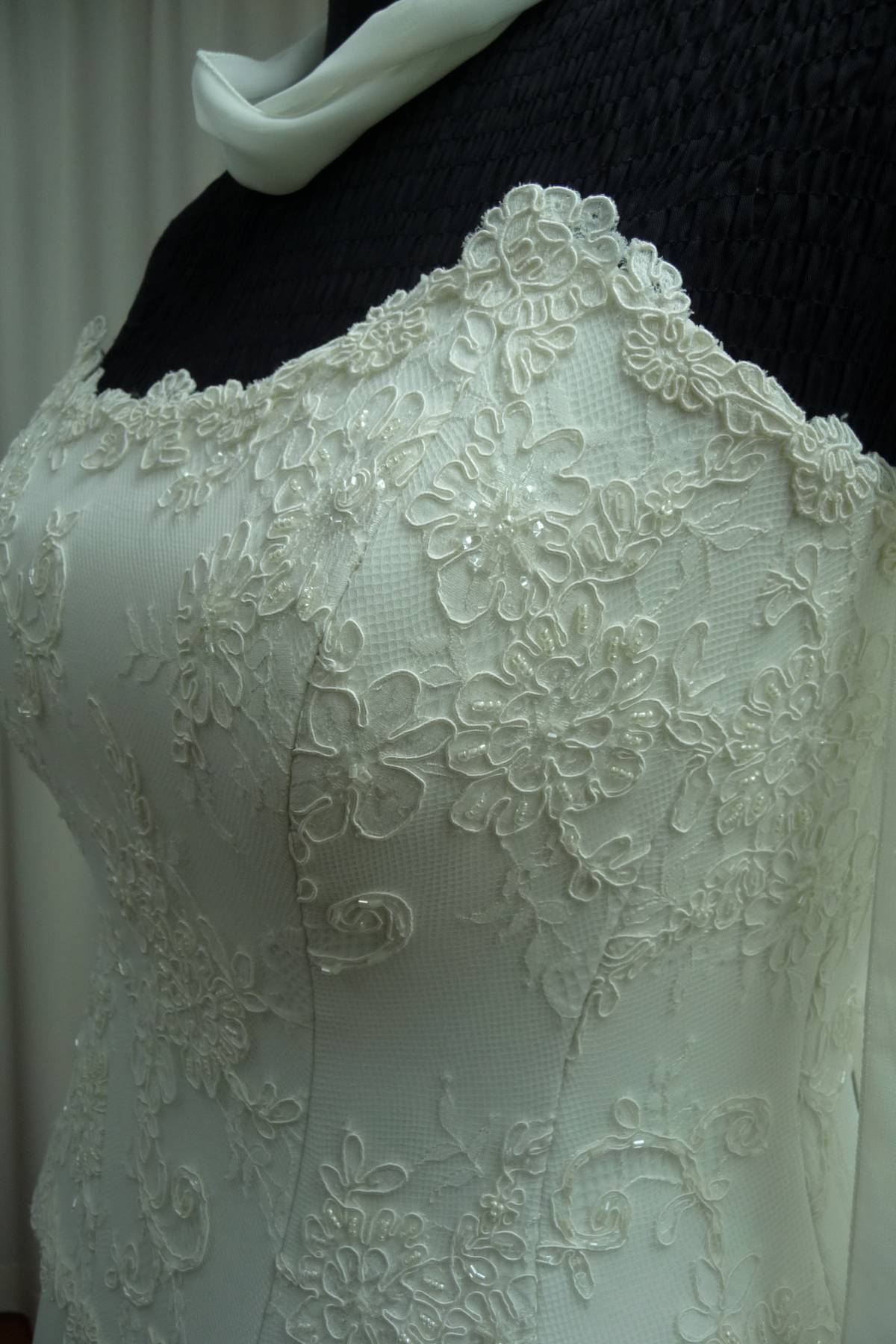 abito sposa in pizzo rebrode e chiffon con ricami tag 52 (esclusivo) Art H1423