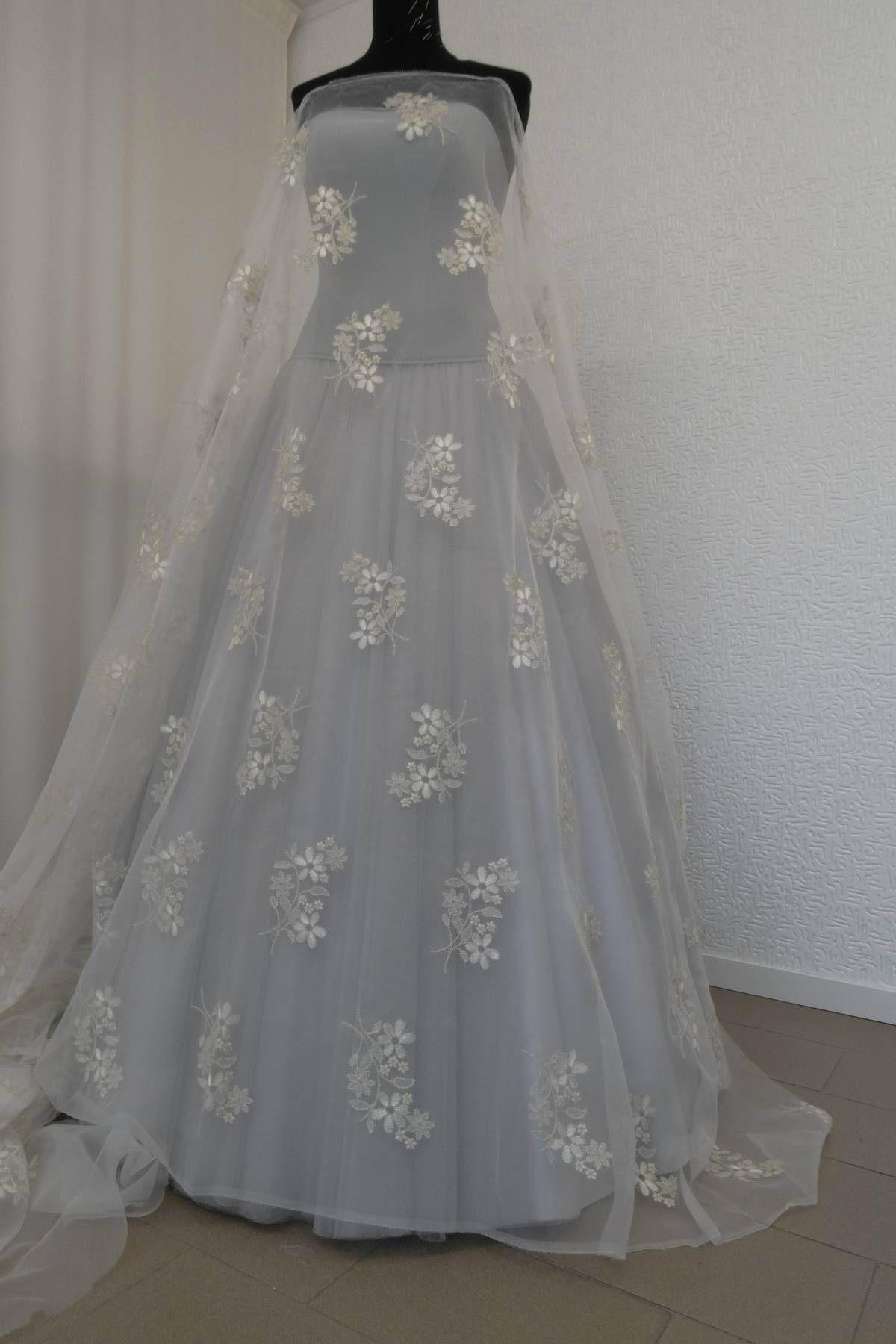 organza ricamata neon 2 avorio Art P2004