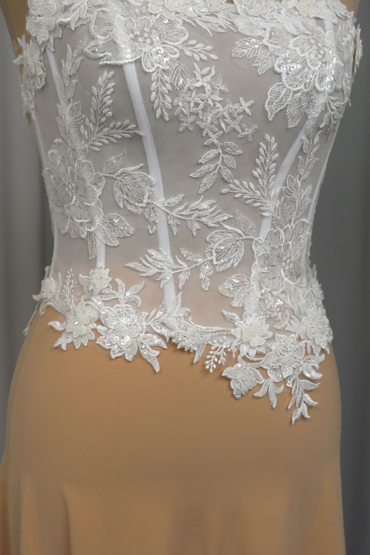 corpino sposa tulle mano seta e applicazioni realizzabile su misura Art Z1199
