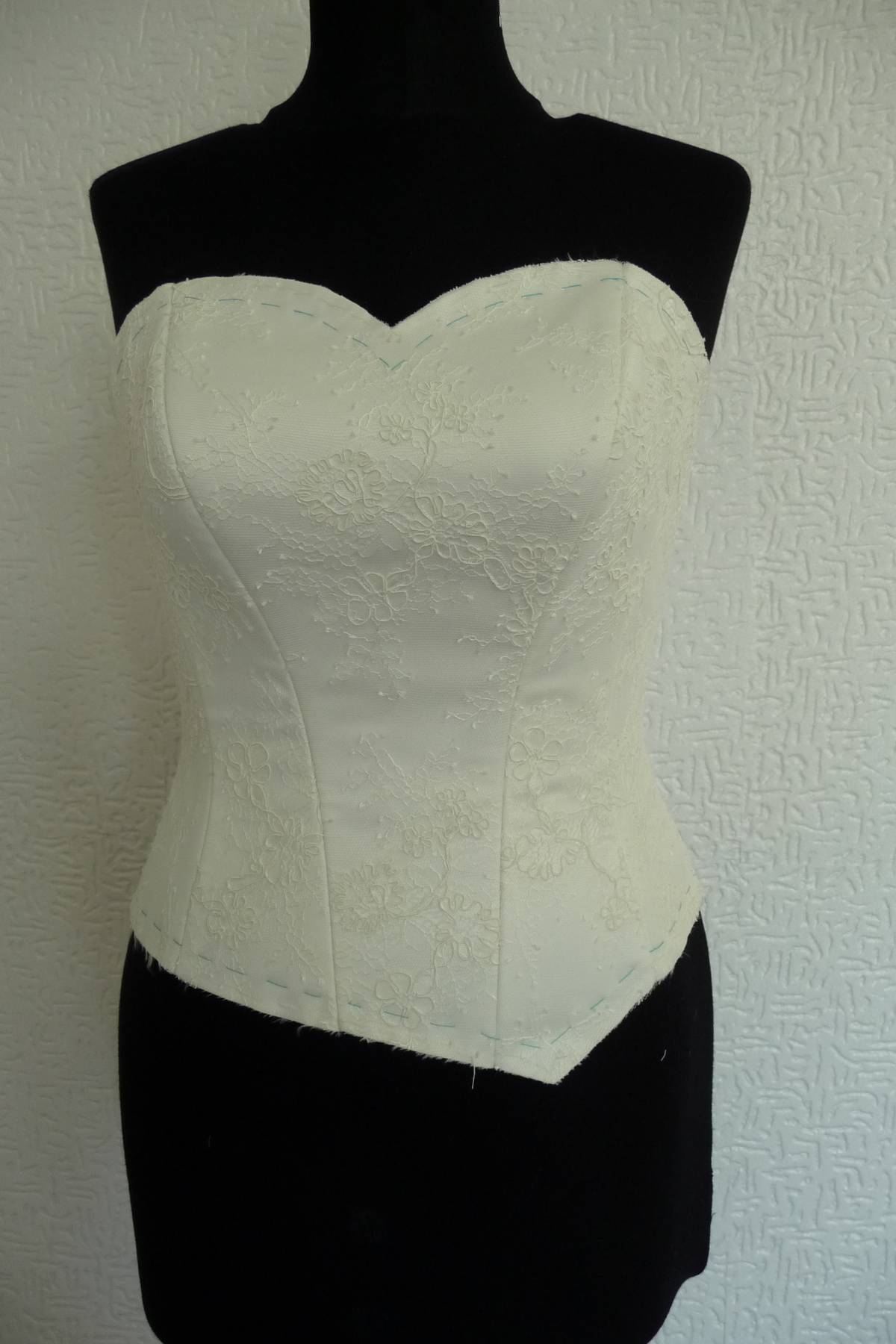 corpino semilavorato pizzo br365c3 colori bianco seta avorio tag 38 48 Art Z1364