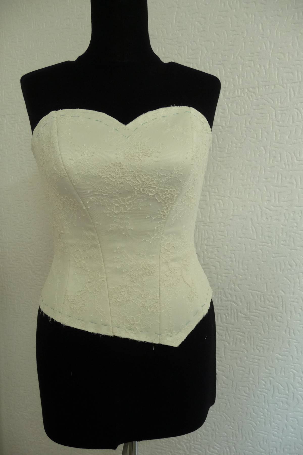 corpino semilavorato pizzo br365c3 colori bianco seta avorio tag 38 48 Art Z1364