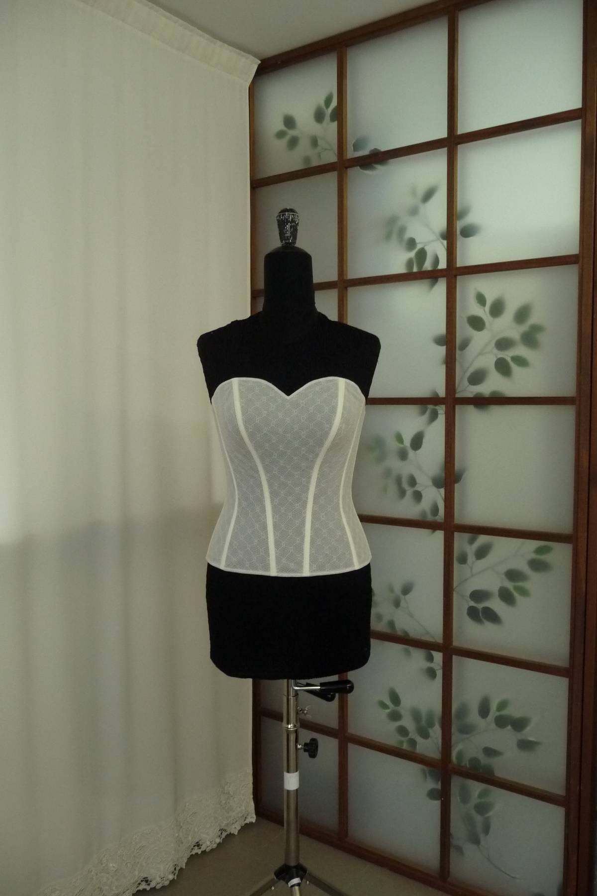corpino base stringato e cerniera in tulle e pizzo chantilly (1107pcav) Art Z1381