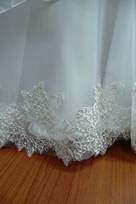 abiti sposa bordura rebrode argento taffetas grigio Foto 4