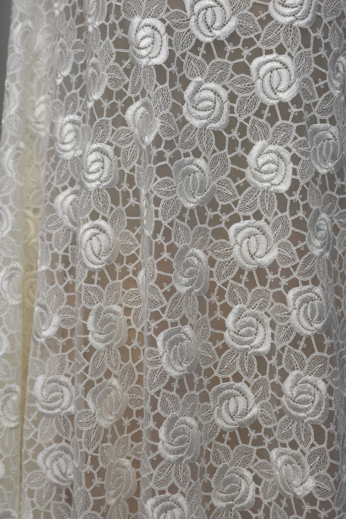 tulle pizzo macrame colore bianco seta altezza cm 125 Art 00025C