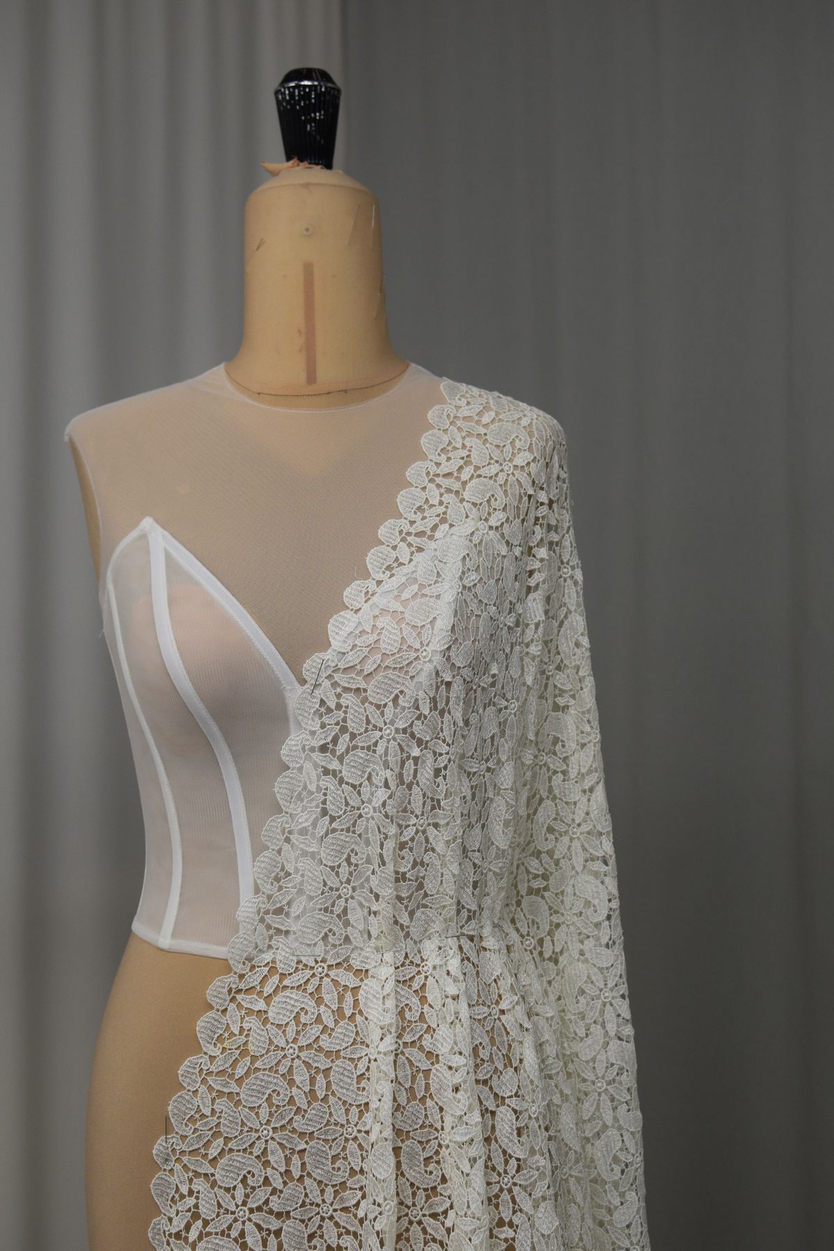 pizzo macrame morbido mano seta colore naturale e bianco seta alt cm 135 Art 00055